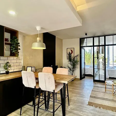 Reflejos Del Sol En Adeje 플라야데라스아메리카스